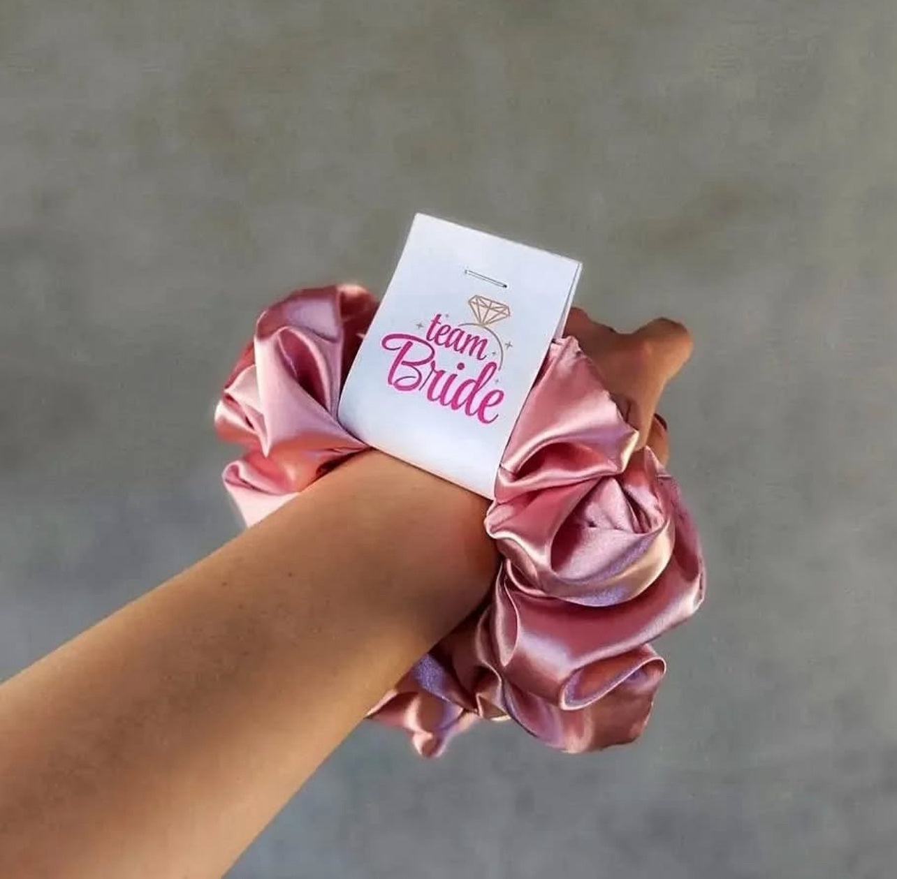 Bride to Be gumice za kosu od satena